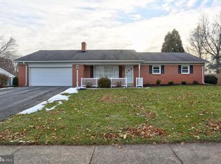 5207 Brook Dr, East Petersburg, PA 17520