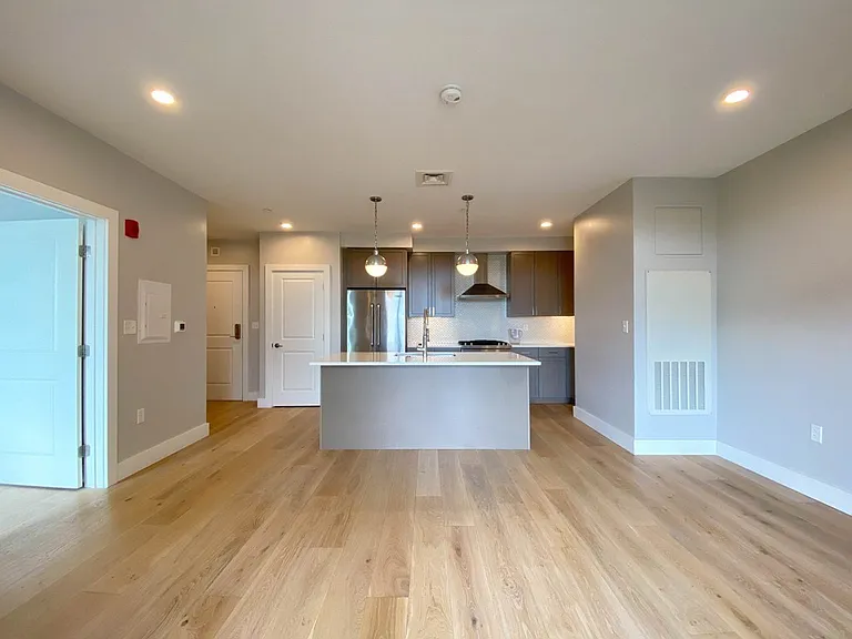 1650 Commonwealth Ave #404 — Photo 6