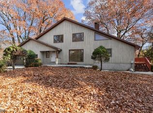 28 Hemlock Rd, Byram Township, NJ 07821