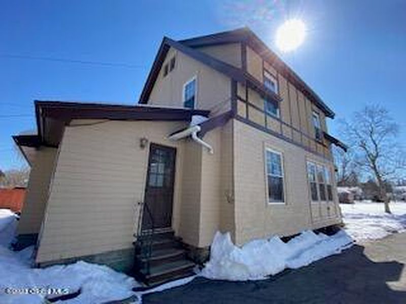 3rd image of 27 N Park Drive
