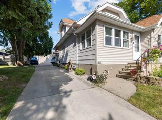 605 N 53rd St #A, Milwaukee, WI 53208