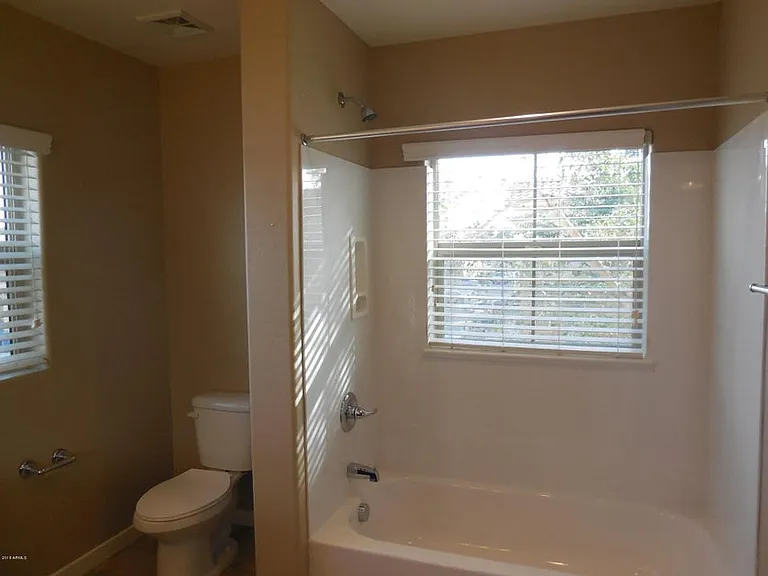 1131 E Cedar St — Photo 14