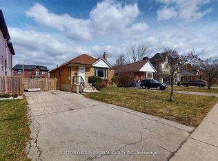 76 Ridgevale Dr, Toronto, ON M6A1L1