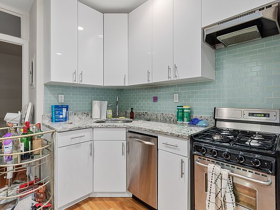 3rd image of 89 Christopher St APT 19