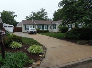 18 Edgemont Dr, Hampton, VA 23666