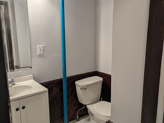 5th image of 217 1st St W