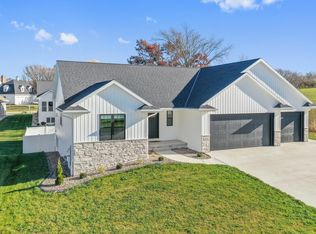 1104 Bay Mist Dr, Green Bay, WI 54311