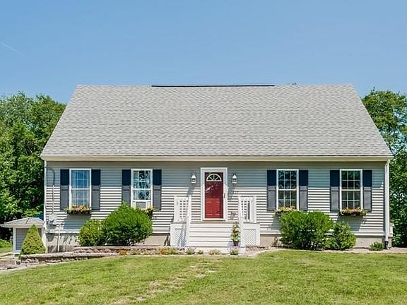 2nd image of 402 Plymouth St