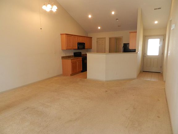 Living room/Kitchen