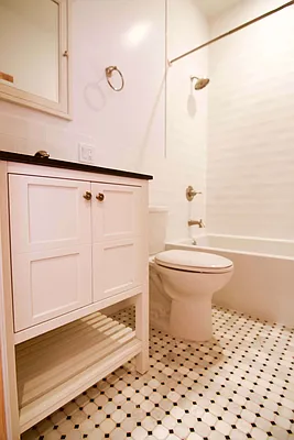 Rented by Nooklyn NYC LLC | media 19