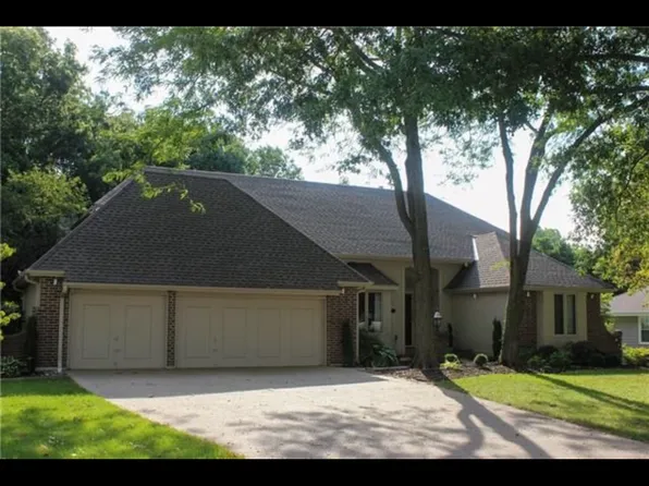 307 S Park Dr, Raymore, MO 64083