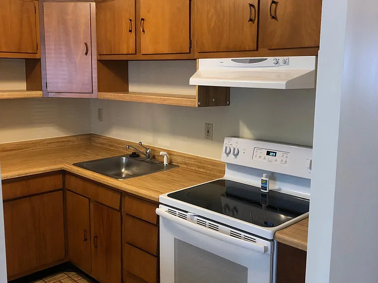 110 Church St #B-3 — Photo 6