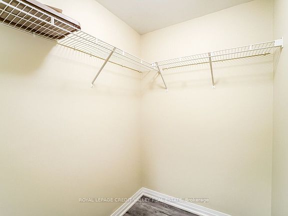 4th image of 670 Atwater Ave #9