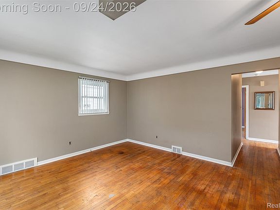 2nd image of 40 Dorothea St