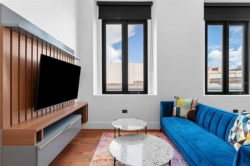 2 bed, 2.0 bath, 780 sqft, $2,500 — Photo 3