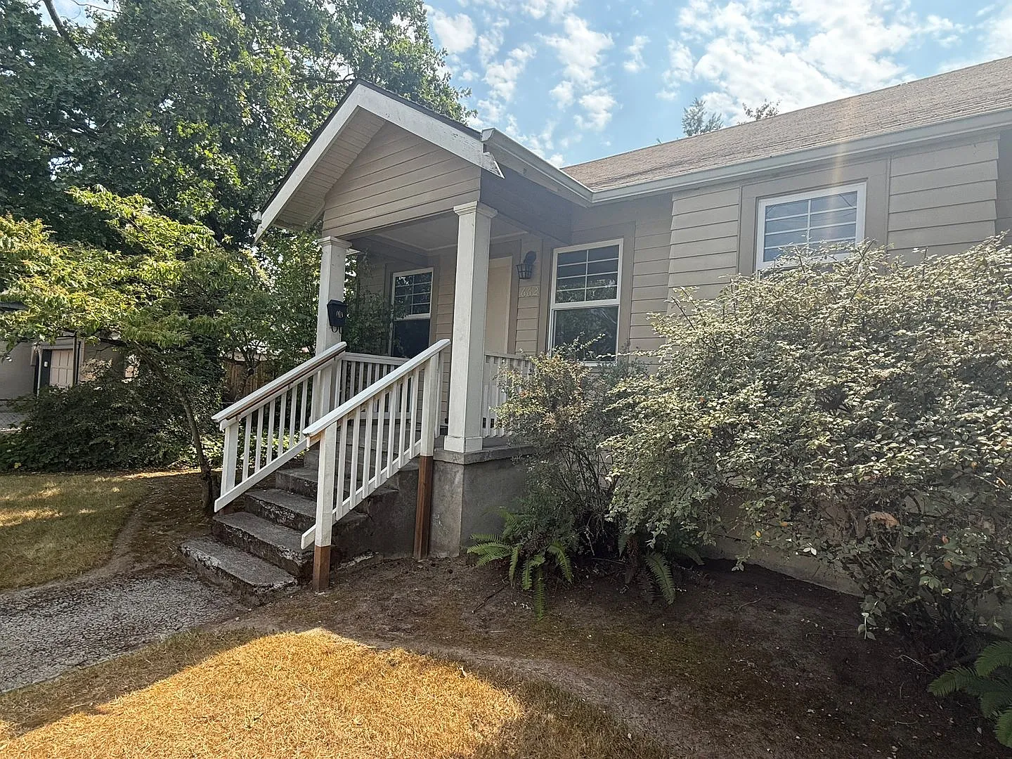 Charming 2BR/1BA Campus House — Photo 1
