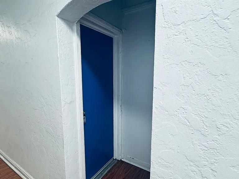 5437 Virginia Ave — Photo 1