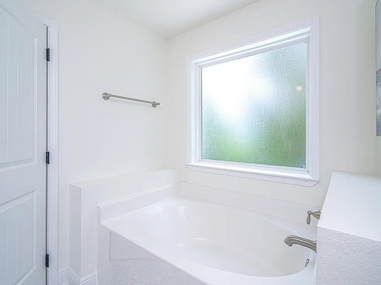 136 Grayling Way — Photo 22
