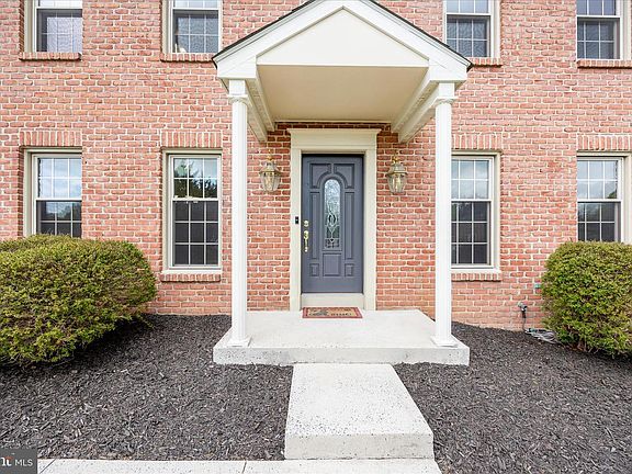 3rd image of 47 Stanford Rd