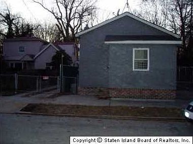 2nd image of 106 Holland Ave