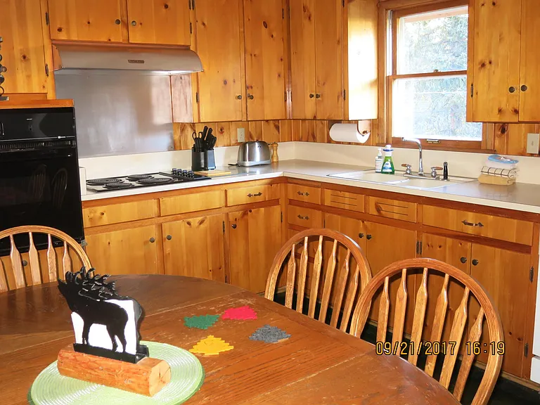 9885 Fountain Rd — Photo 13