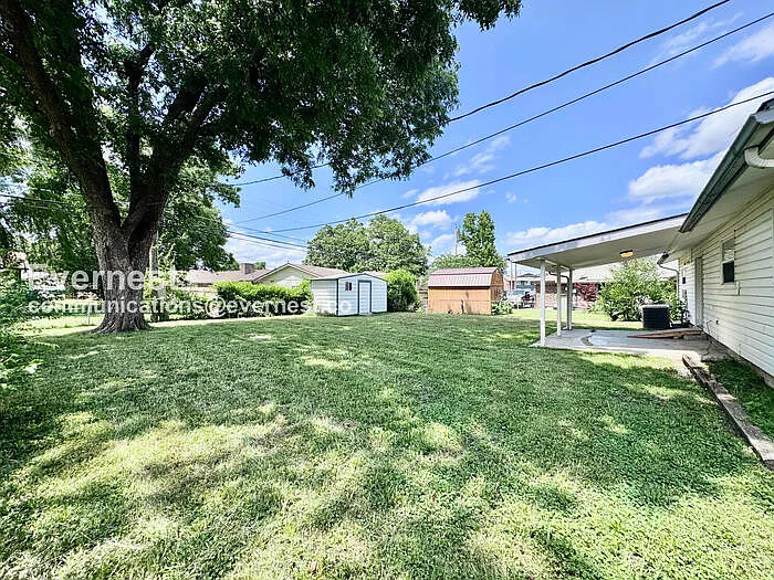 606 North Village Ave — Photo 26