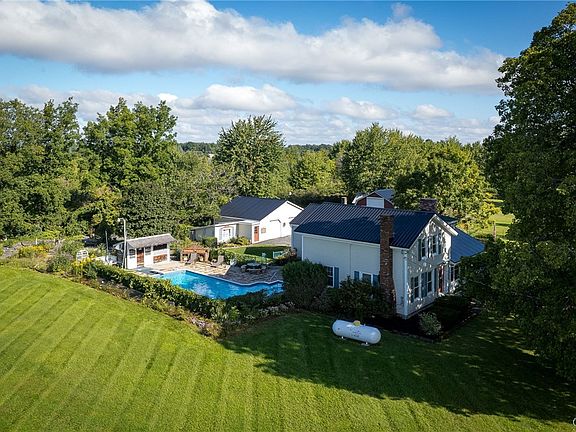 3rd image of 25551 Hinds Rd