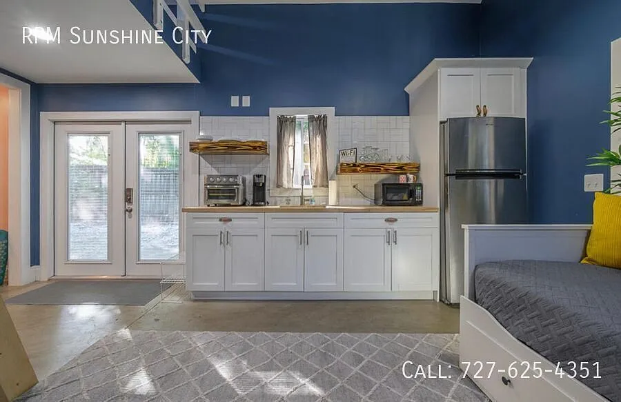 Furnished Loft Studio in Old Seminole Heights! — Photo 2