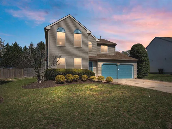 12 Aster Ct, Delran, NJ 08075