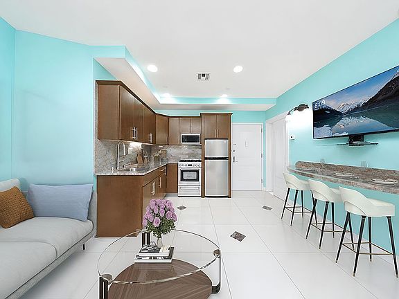 3rd image of 2113 Kings Hwy #2