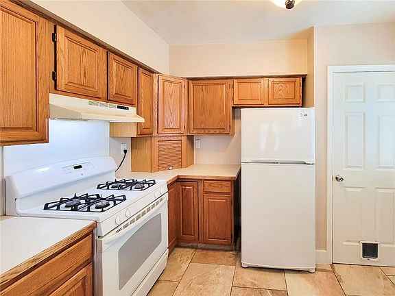 4th image of 142 Pomona Dr