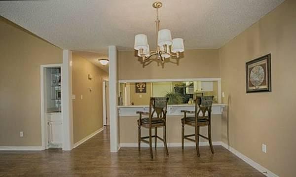 Dining/Bar area