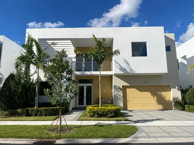 10081 NW 75th Ter