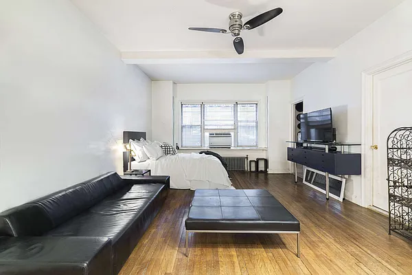 Rented by Compass | media 14