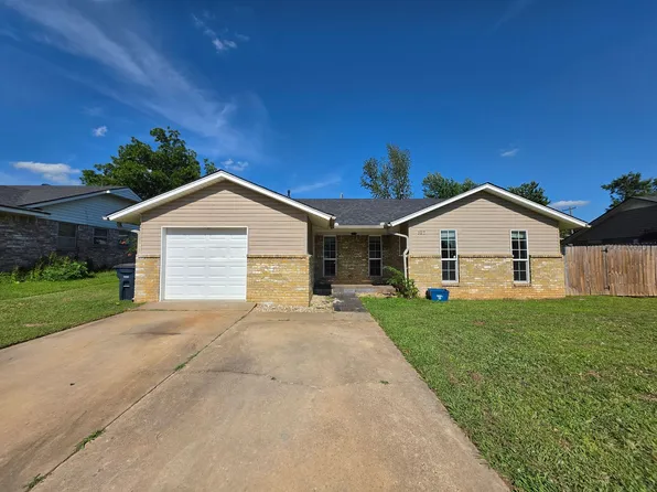 107 Hardesty Dr, Shawnee, OK 74804