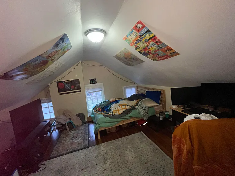 Summit St — Photo 23