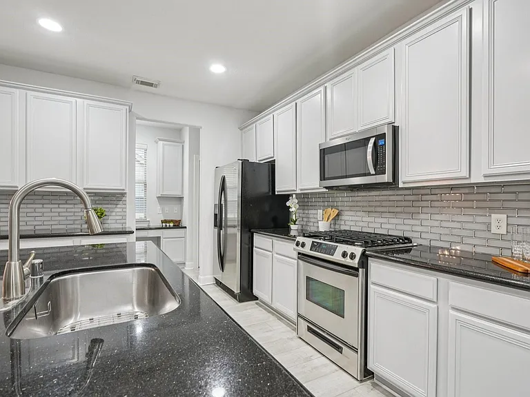 90 Panterra Way — Photo 12