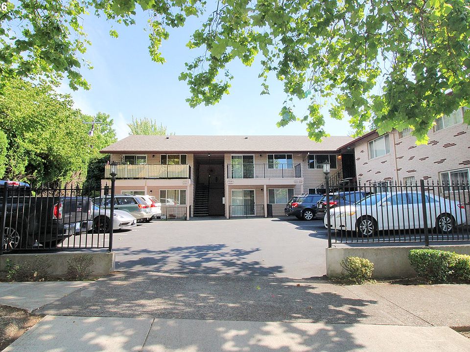 1st image of 2026 NE Clackamas St