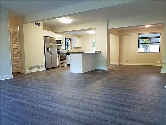 2nd image of 1405 Arden Ave
