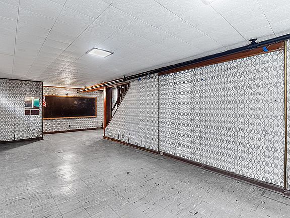 5th image of 12042 226th St