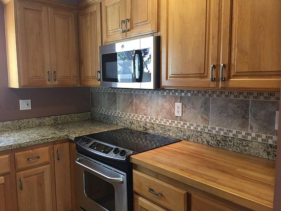 3rd image of 287 Truckee Ln