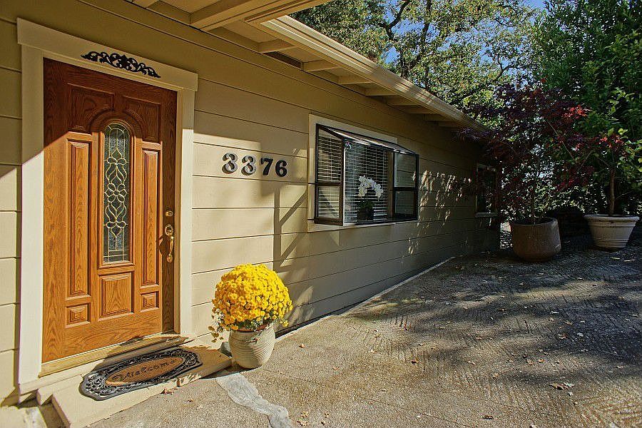 2nd image of 3376 Ridge Rd
