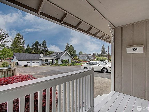 3rd image of 616 N 4th Avenue