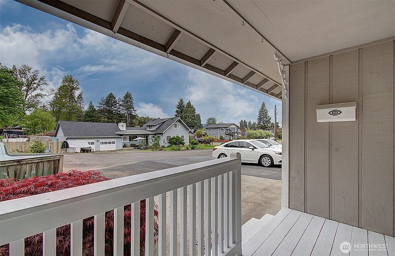 3rd image of 616 N 4th Avenue