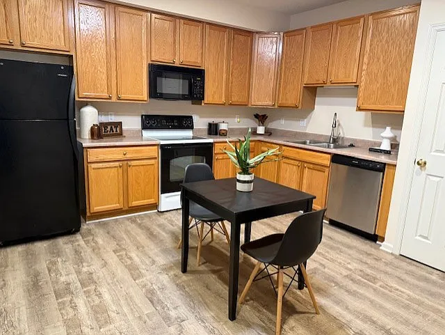 3323 Domain St #2 — Photo 4