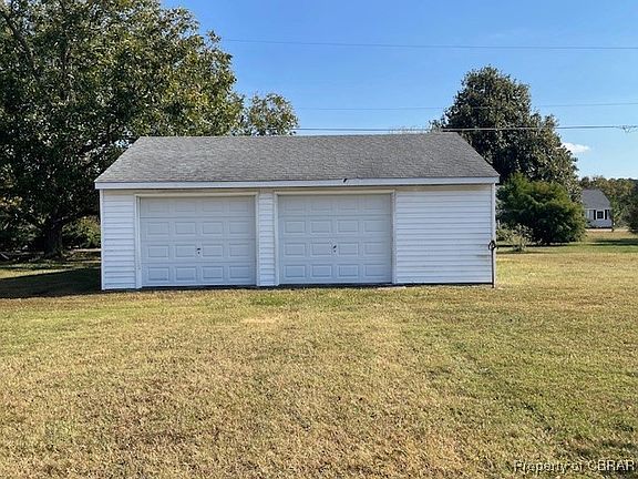 4th image of 145 Gregory Ln
