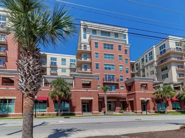 150 Bee St APT 806, Charleston, SC 29401