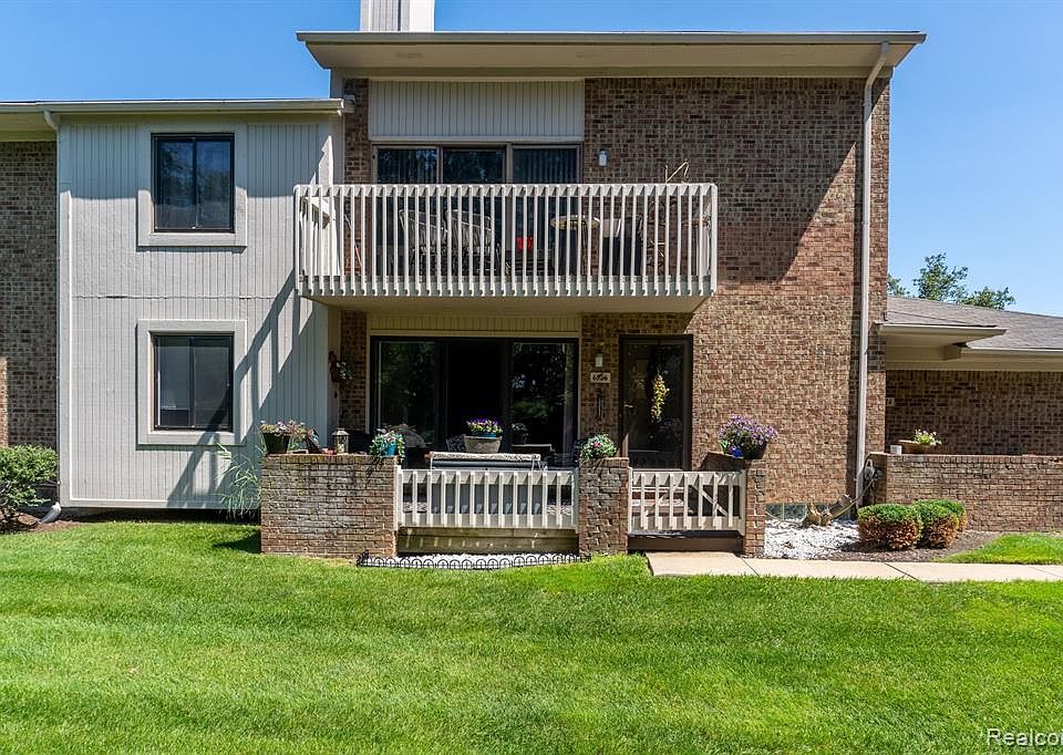 6566 Maple Lakes Dr, West Bloomfield, MI 48322 Zillow
