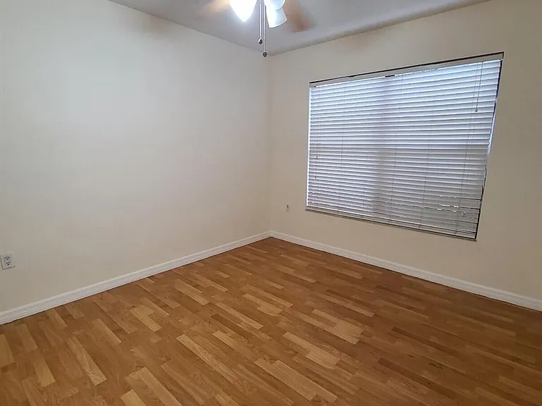 1547 Lake Crystal Dr #A — Photo 7