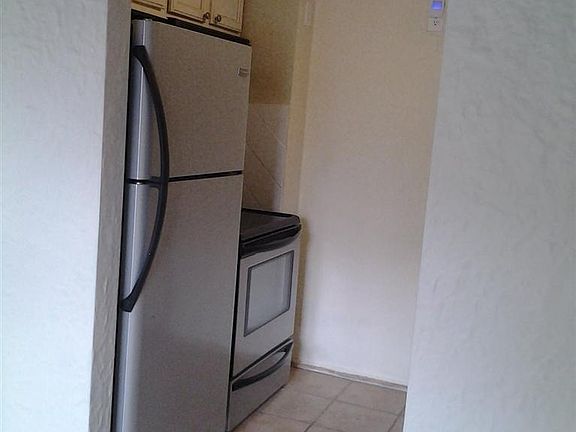 5th image of 1211 Far Hills Ave